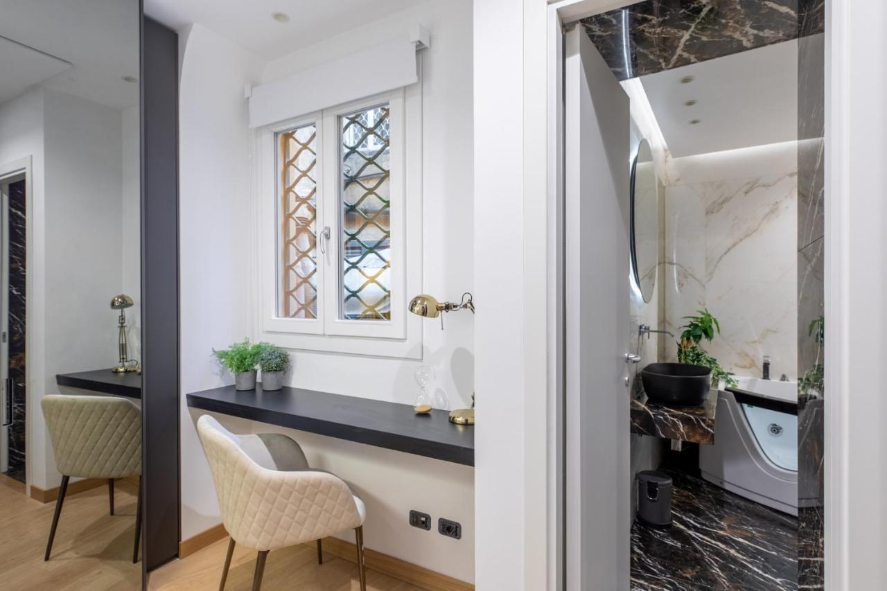 Iflat The Trevi View Apartment Rome Bagian luar foto