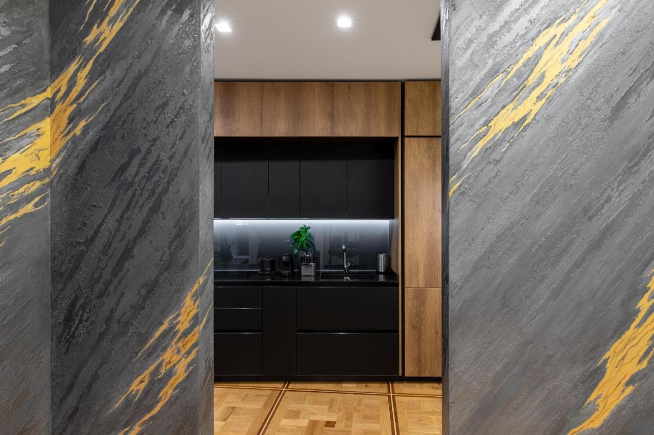 Iflat The Trevi View Apartment Rome Bagian luar foto