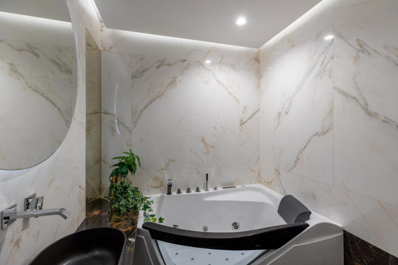 Iflat The Trevi View Apartment Rome Bagian luar foto