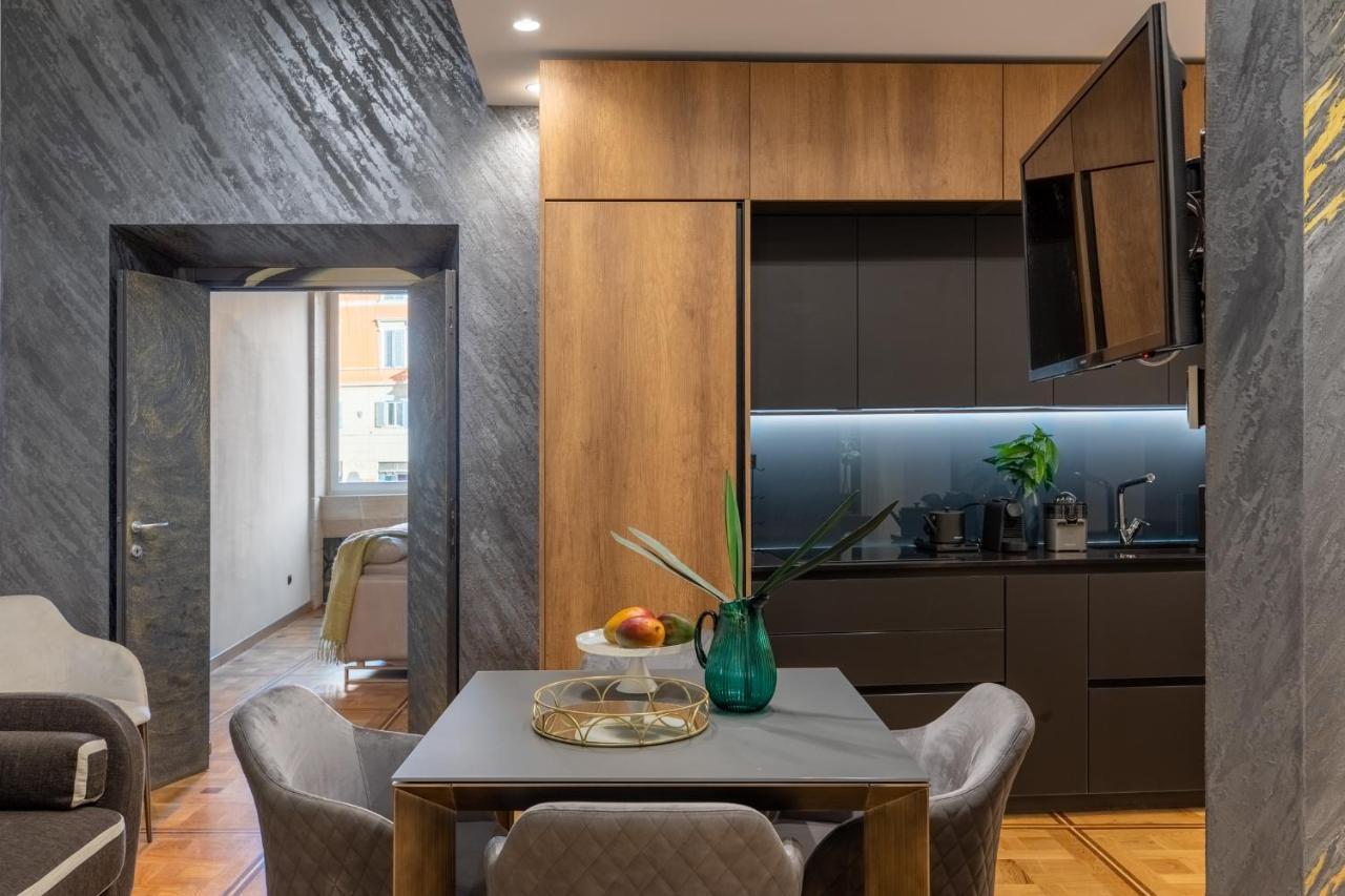 Iflat The Trevi View Apartment Rome Bagian luar foto